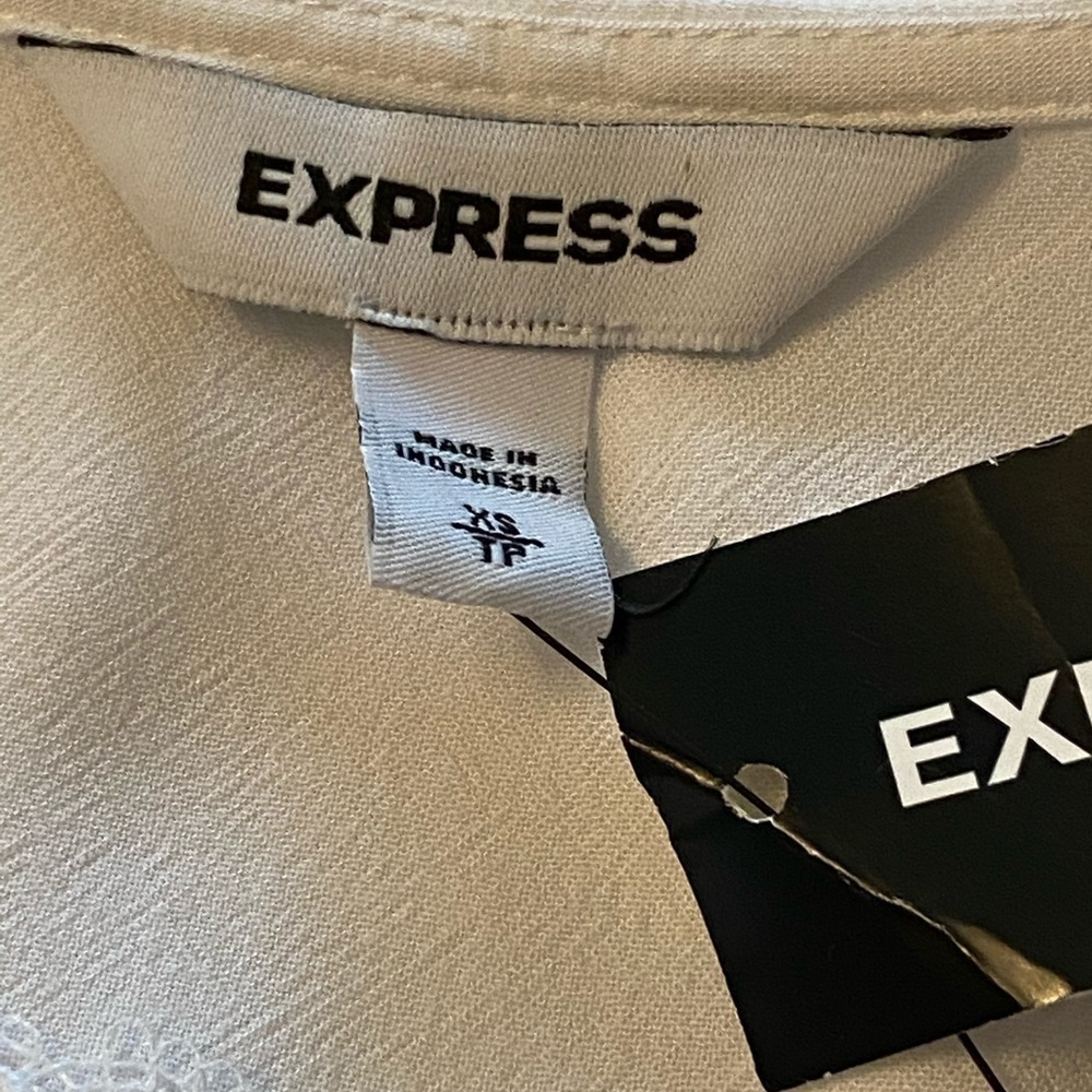 Express white lace V-neck long sleeve pull over top Size XS New with tags - Picture 6 of 8